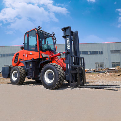 รถยกแบบ All Terrain Fork Truck ขนาด 5 ตัน รถยกแบบเสาสำหรับภูมิประเทศขรุขระประสิทธิภาพสูง
